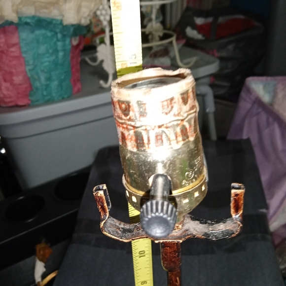 Elephant on stacked books lamp - Picture 6 of 7